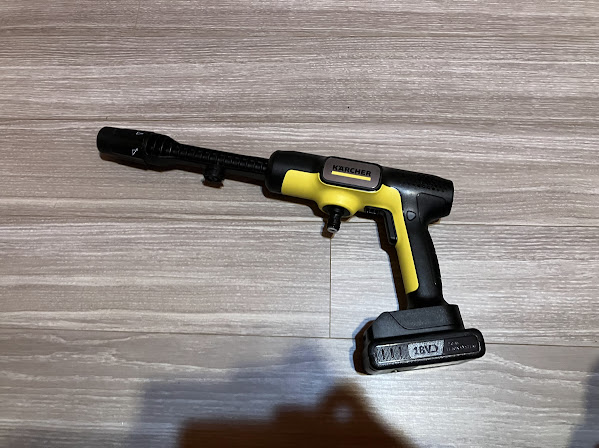 ケルヒャーOC 5 Handy本体。コードレスでこのサイズ感