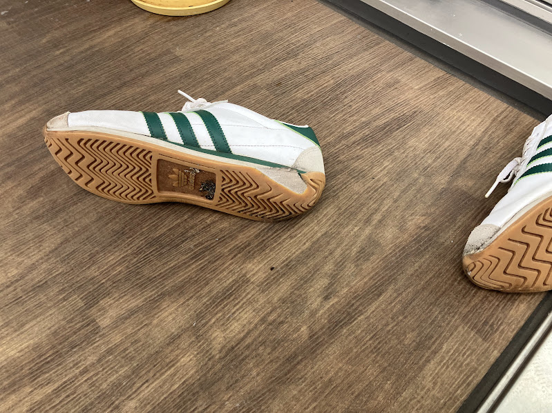 ランニング後のソールに張りついた汚れ